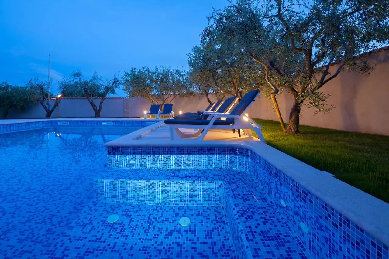 Villa Mirjana بنجول